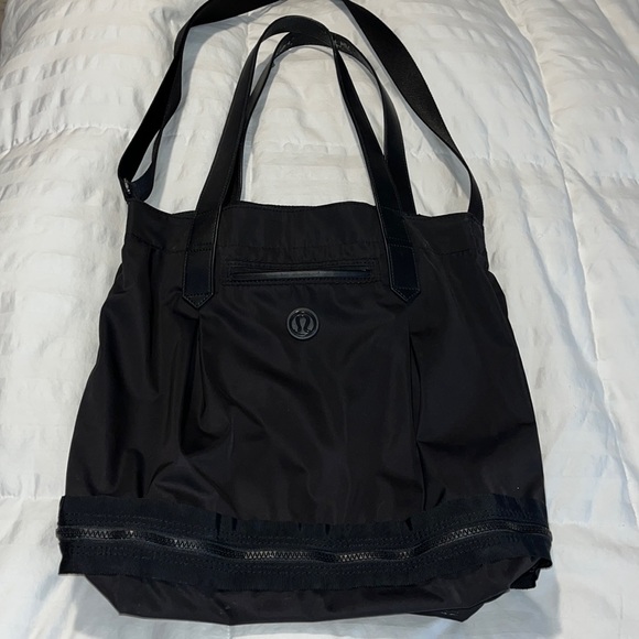 lululemon athletica Bags Lululemon Enlighten And Expand Tote Yoga
